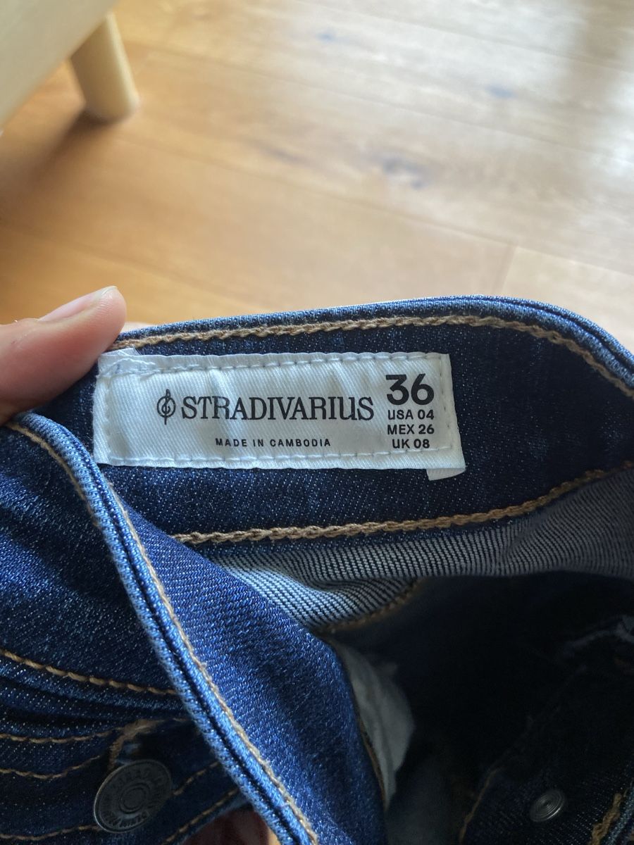 Stradivarius Jeans: Flared jeans  – Nuovo e nell'imballaggio originale da Walchwil venduto da ann_ckz6 2