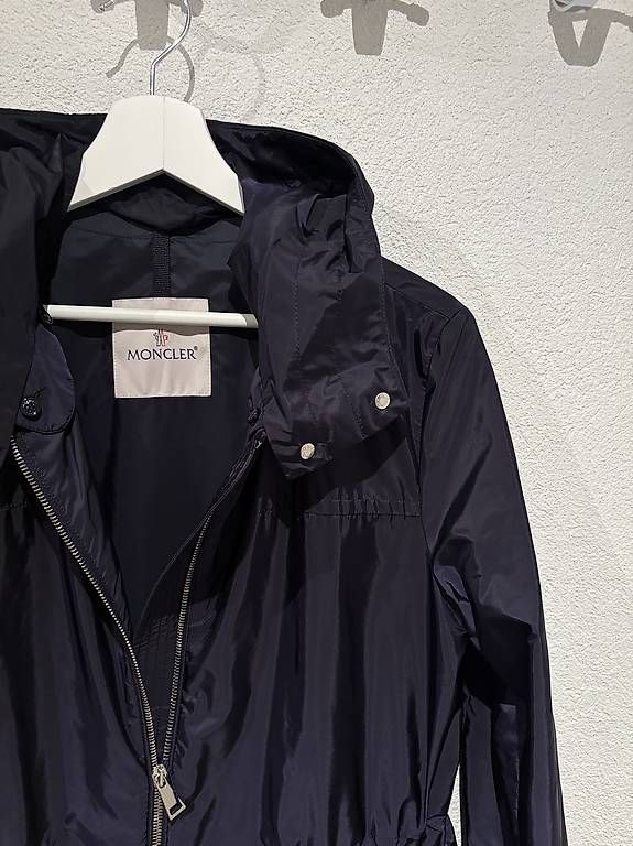 Giacche: Moncler Regenjacke Grösse M – Usato da Unterägeri venduto da mar_96hk 2