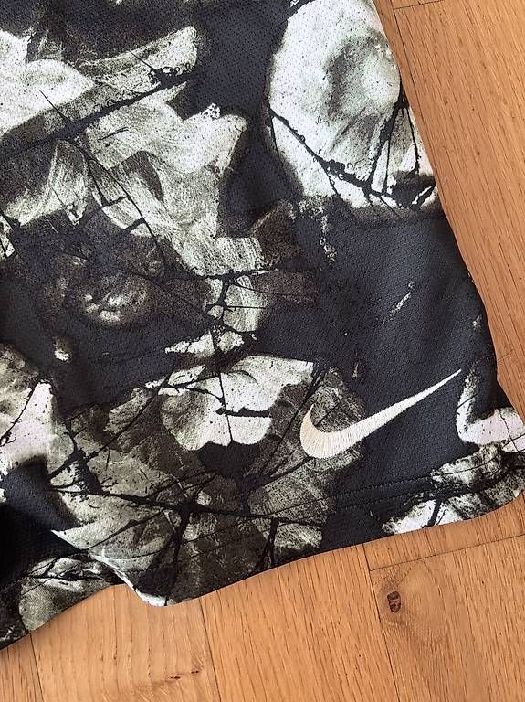 Nike Pantaloni: Short Nike M – Usato da Muri b. Bern venduto da Saldayann 1