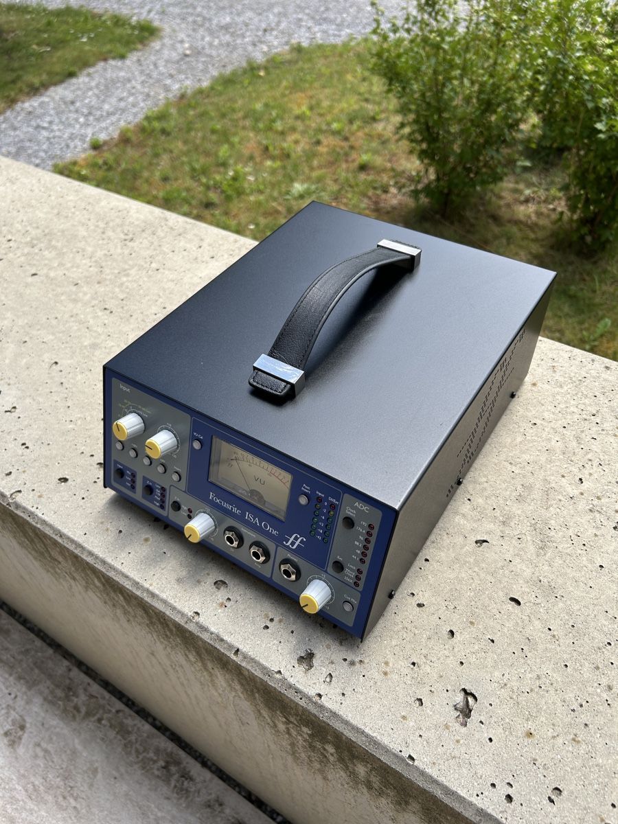 Focusrite Amplificatori: Focusrite ISA One Analog Mic-Preamp – Nuovo (secondo la descrizione) da Muttenz venduto da mahanii 1