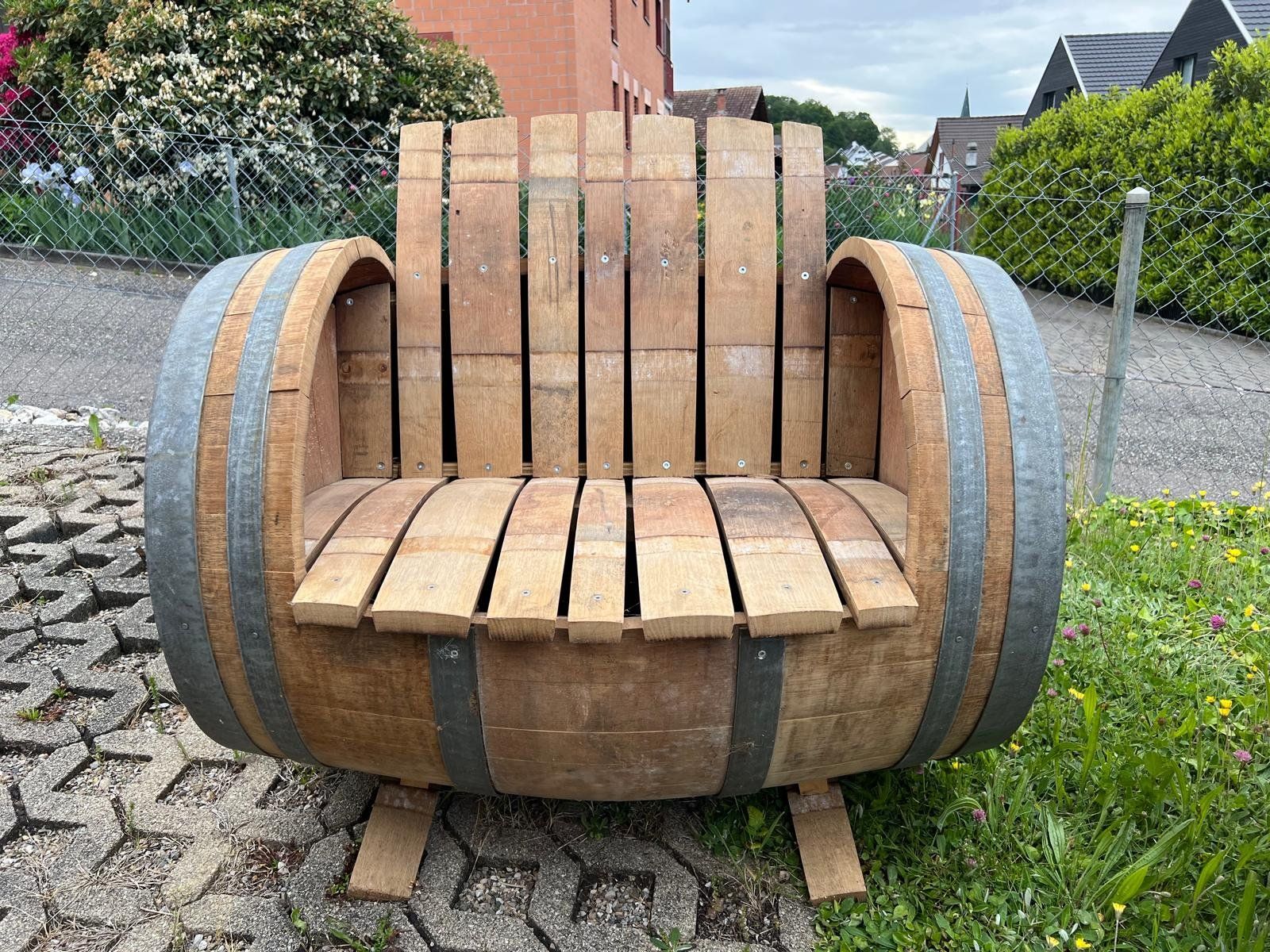 Set di tavolo e panche: Eichenfass- Gartenmöbel- Garnitur – Usato da Duggingen venduto da bubi181 2