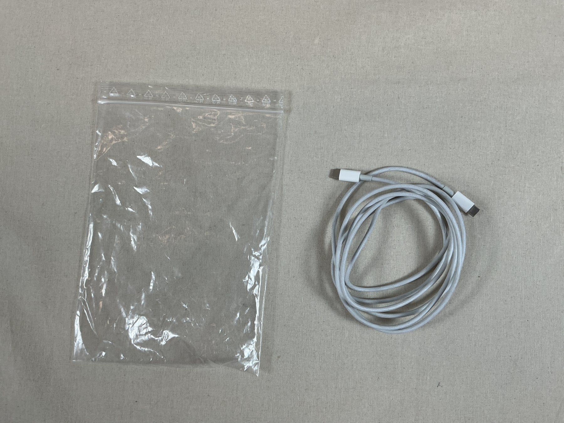 Câbles: USB C auf USB C Kabel Weiss – D'occasion à Richterswil par Restwert_Richterswil