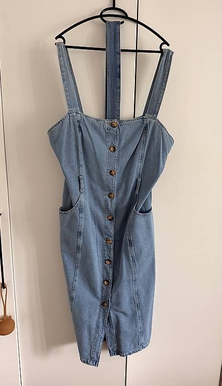 Vestiti: DENIM TRÄGERKLEID – Usato da Zollikofen venduto da lili.j 1