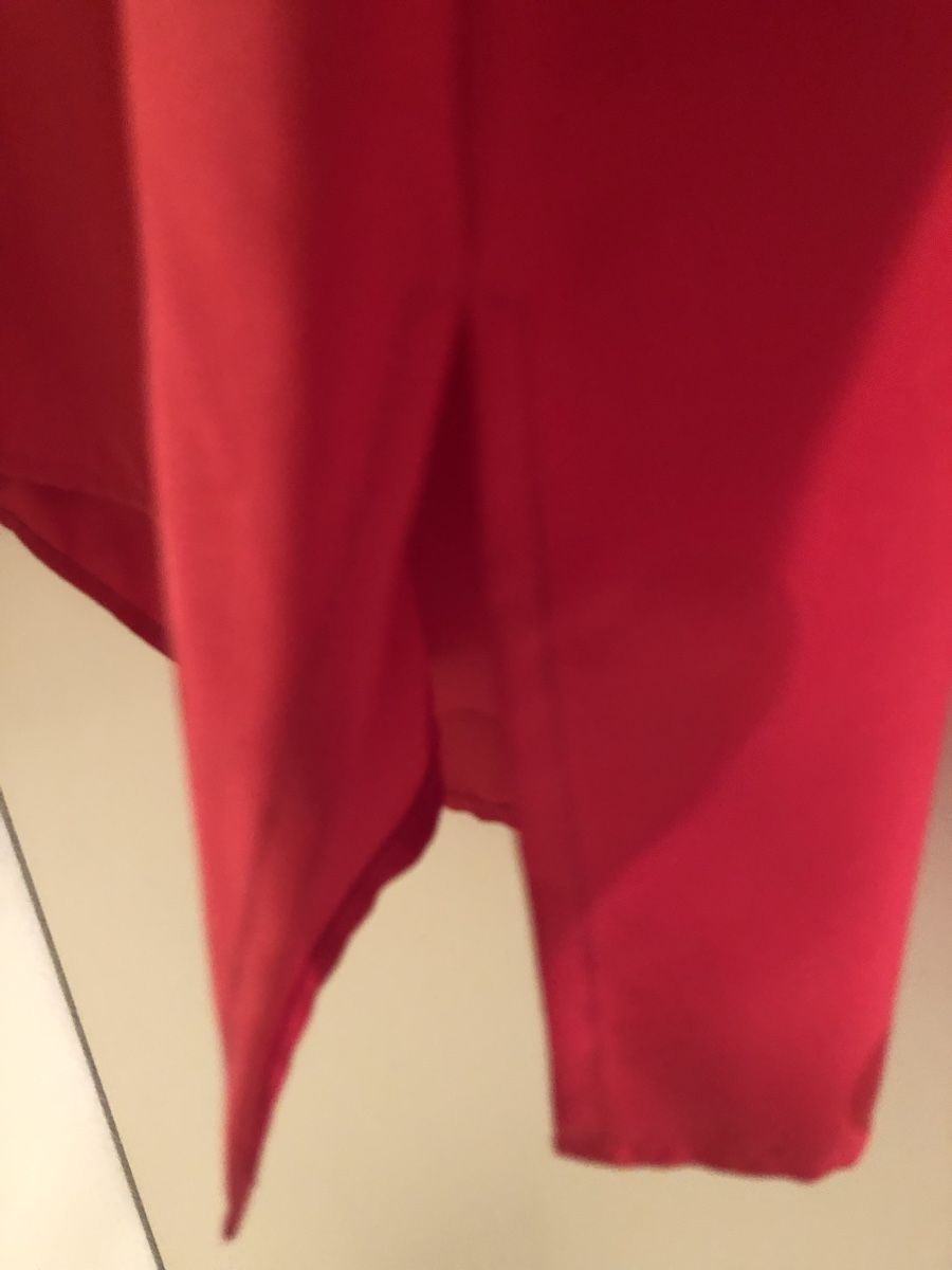 Camicette: Rote Seidenbluse mit eingewobenen Herzen Grösse 36 – Nuovo (secondo la descrizione) da Solothurn venduto da Congela 1