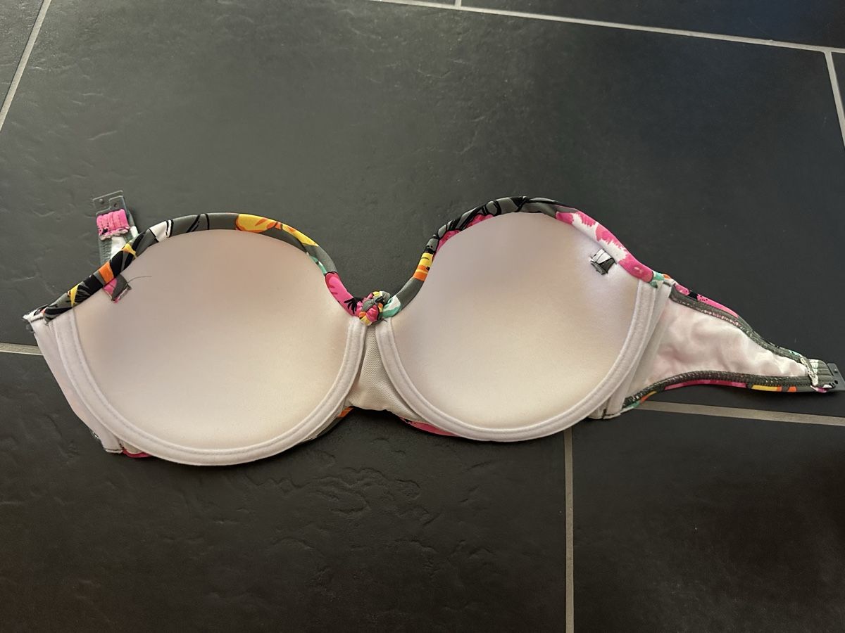 Buffalo Costumi da bagno & Bikini: Sommer Bikini-Oberteil mit schönem Muster Gr. 38 – Nuovo (secondo la descrizione) da Niederhasli venduto da R__A 1