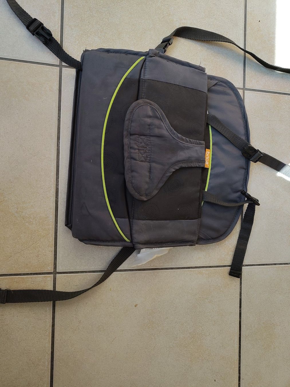 Seggiolini per auto: Rehausseur de voyage pratique et compact – Usato da Lausanne venduto da lozed