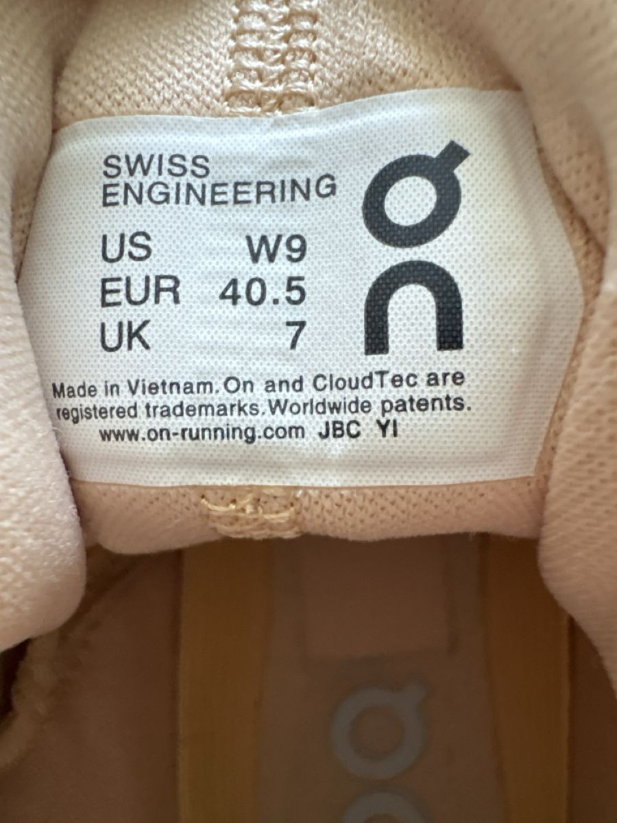 On Chaussures hommes: ON Cloud Schuhe Beige EUR 40.5 neu – D'occasion à Rüthi (Rheintal) par MissCasanova 3