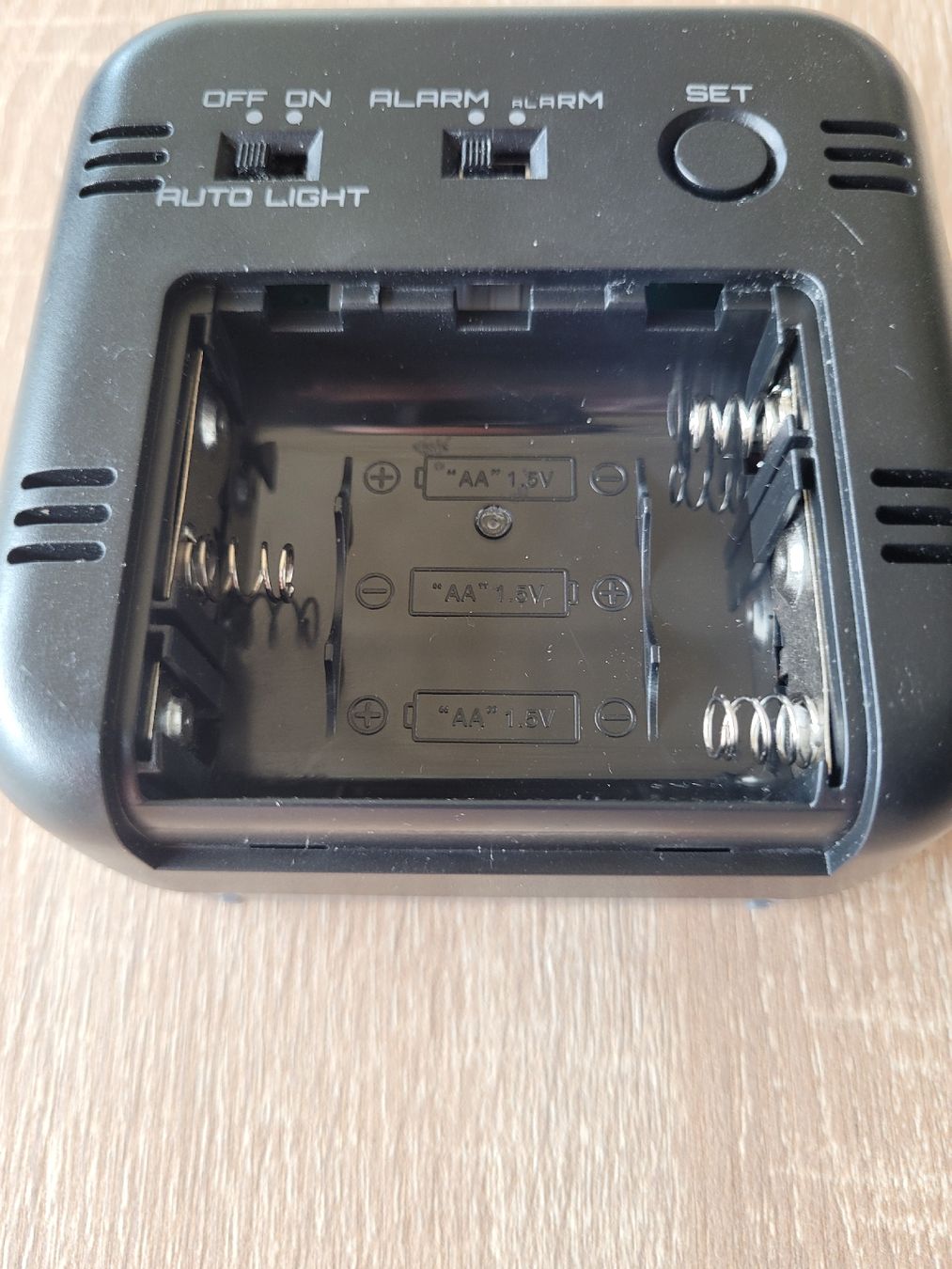 Sveglie: Digitaler Wecker mit Snooze und Licht – Usato da Uster venduto da 13smiley13 8