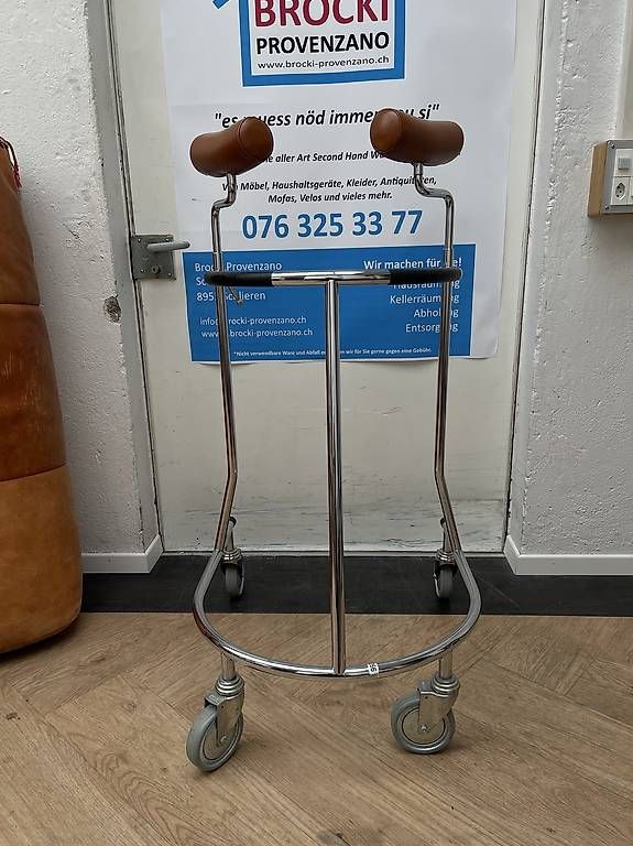 Gehhilfen: Rollator, Gehhilfe – Gebraucht aus Schlieren von Maximusss76 1