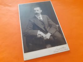 SCHWIIZER MAA DAZUMAL - eine mit ZWIRBELSCHNAUZ - BASEL