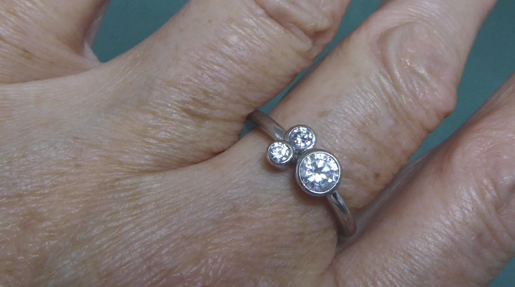 Anelli: Ring 925 Silber mit synthetischem Steinchen – Usato da Muri AG venduto da silvermouse007