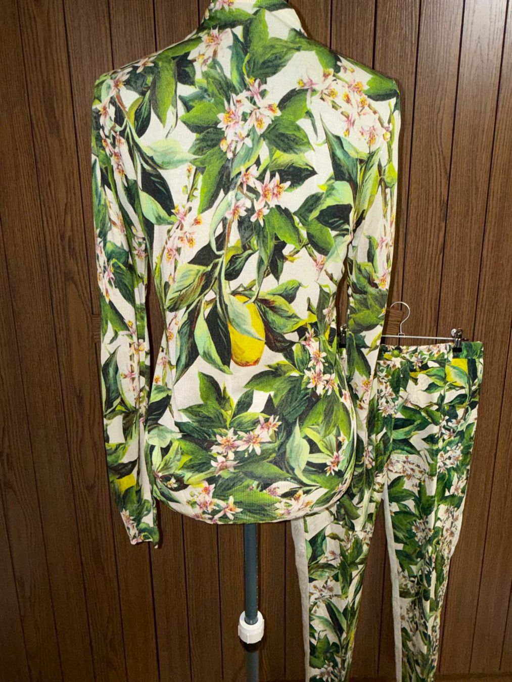 Dolce & Gabbana Pulls & Sweat-shirts: Dolce&Gabbana 100% Silk Cardigan – D'occasion à Schattdorf par Remligand 2