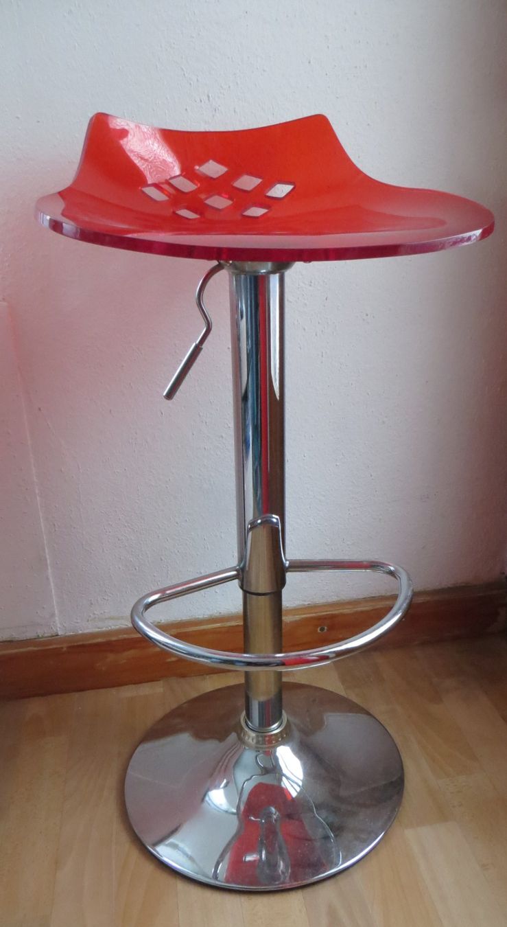 Hocker: Schön: Barhocker rot aus Chromstahl & Polymethylmethacrylat – Gebraucht aus Allschwil von Boutique_16b 4