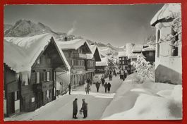 Adelboden Winterlandschaft 1965, Dorfpartie belebt