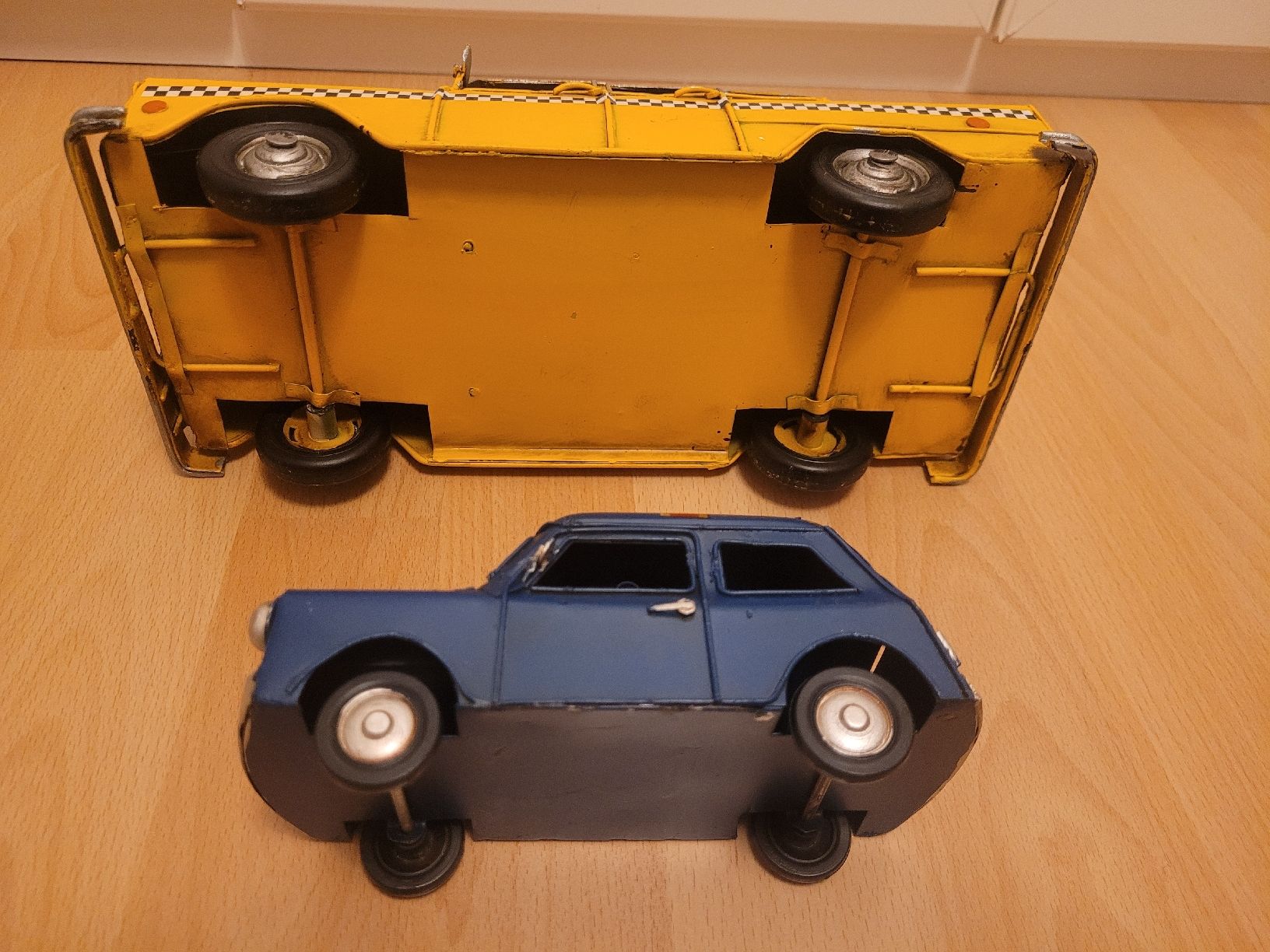 Modellini d'auto: Véhicules en métal – Usato da Courtaman venduto da Bluejazz 2