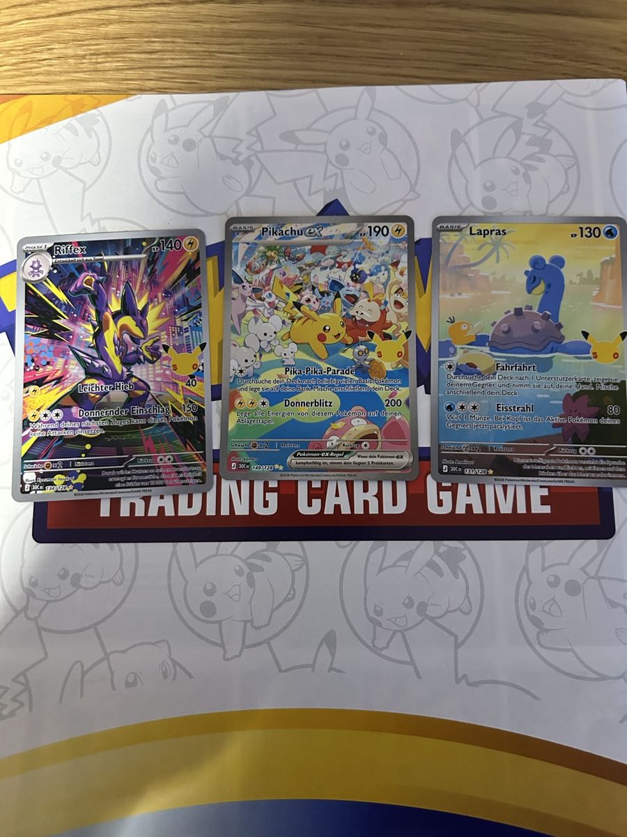Pokémon Carte collezionabili: Pokémon 30th Pikachu Ex, Lapras, Riffex – Nuovo (secondo la descrizione) da Volketswil venduto da kri_mp95