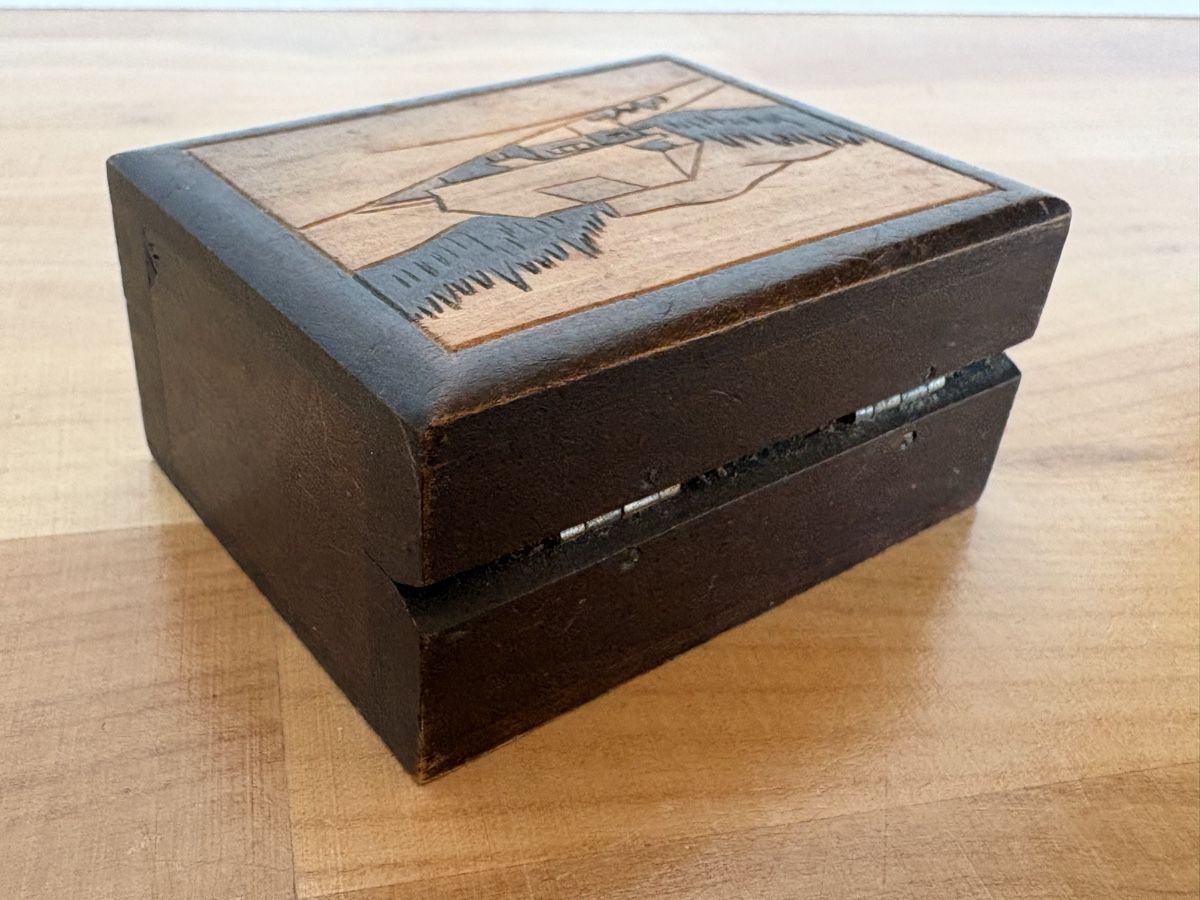 Tutte le decorazioni: Holz Dose / Box mit Bauernhaus Motiv – Usato da Rümlang venduto da euqinom16 3