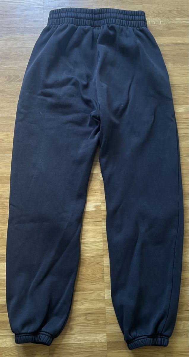 Adidas Hosen: Adidas Jogginghose – Gebraucht aus Weiach von deb_7zrg 1