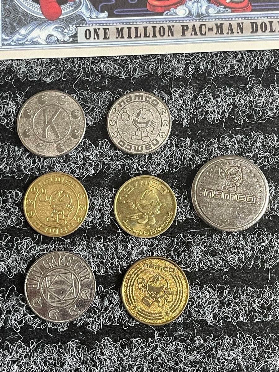 Spiele: Pac-Man Sammlung Set - Münzen - Briefmarken - Pin – Gebraucht aus Aesch BL von CollectorsBest 3