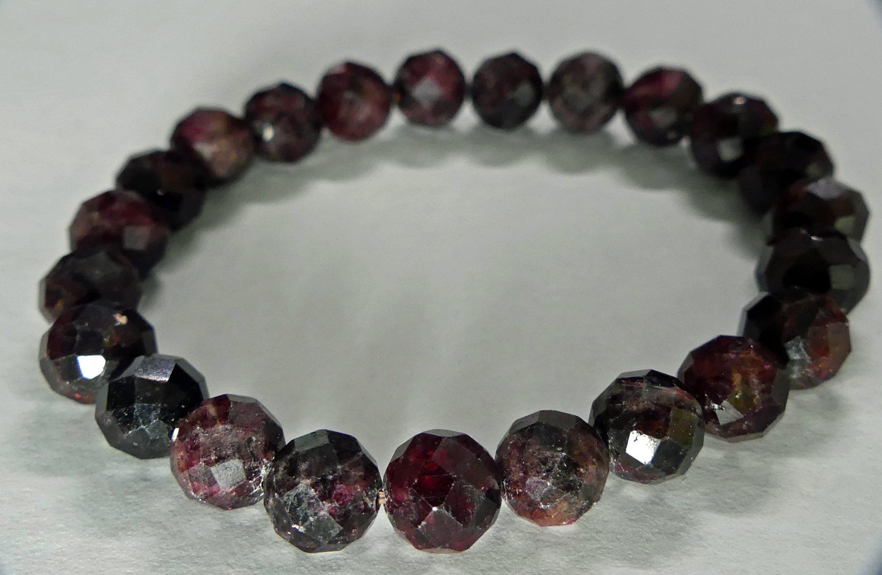 Bracciali & Braccialetti: Armband mit facettierten Granaten – Nuovo e nell'imballaggio originale da Matten b. Interlaken venduto da kero71 4