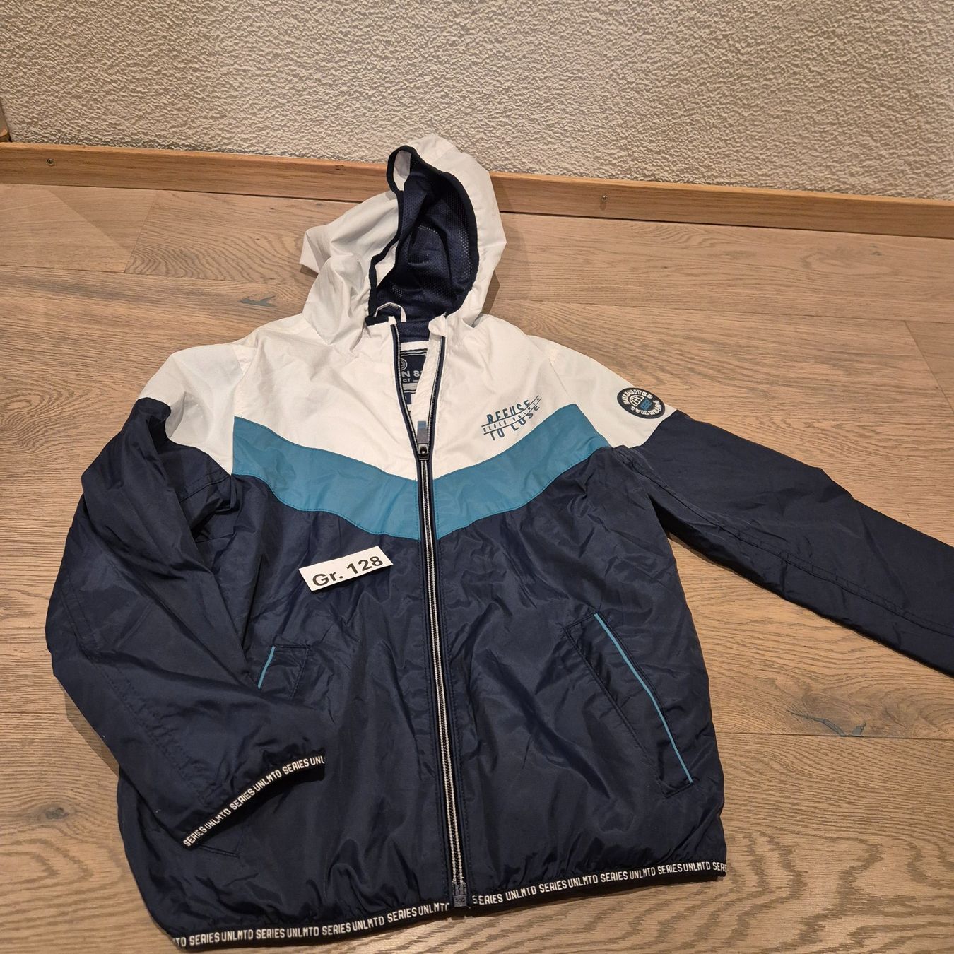 Giacche & Cappotti: Windbreaker Jacke Gr. 128 – Usato da Steinhausen venduto da Housebabe