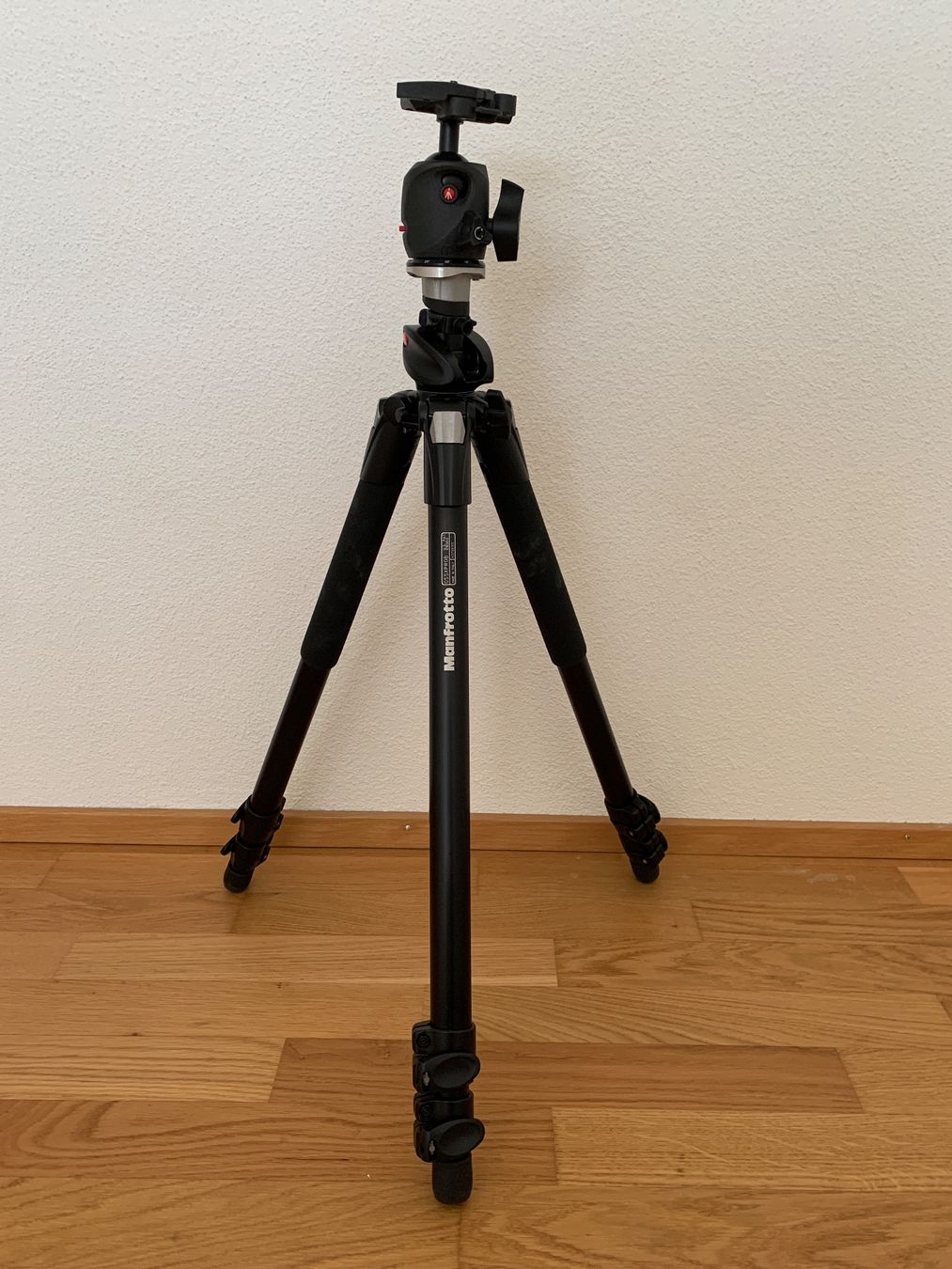 Manfrotto Stative & Stativköpfe: Stativ – Neu (gemäss Beschreibung) aus Beringen von Hummingbird007 1