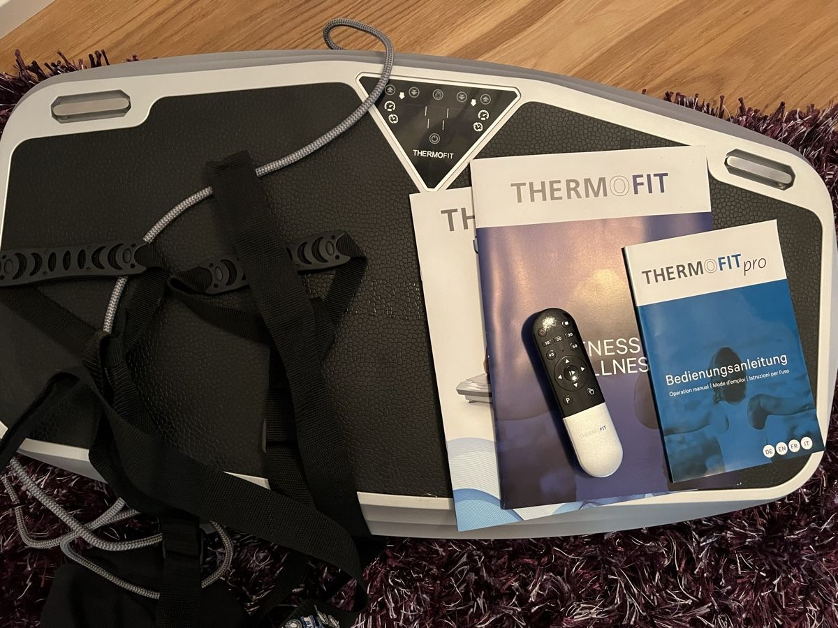 Thermofit Hometrainer: THERMOFIT Vibrationsplatte, wie neu! – Neu (gemäss Beschreibung) aus Seewen SZ von Missholdi