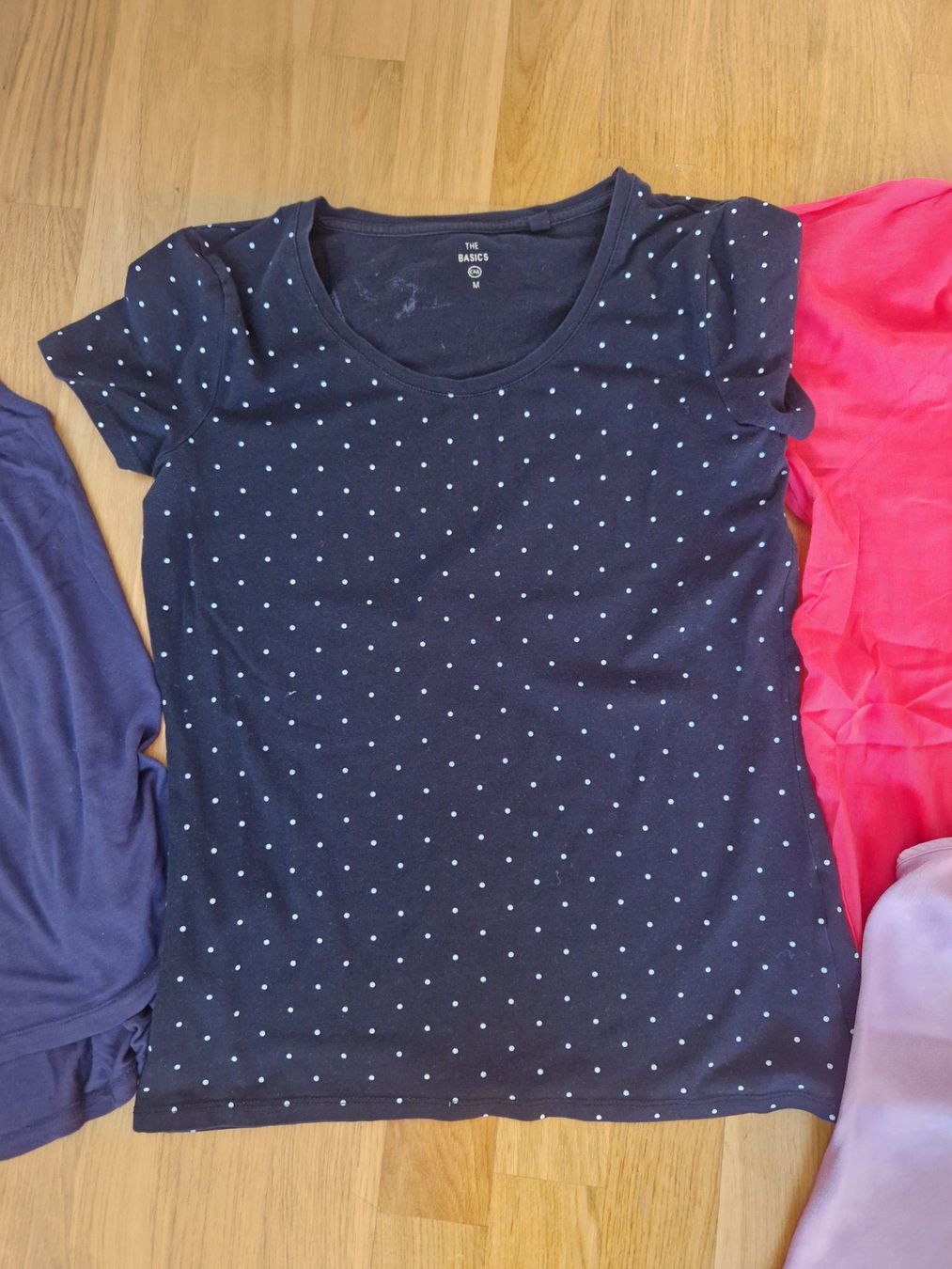 Lots de vêtements: Kleiderpaket Set 4 Shirts, Grösse M – D'occasion à Buchs Sg par Valedi 3