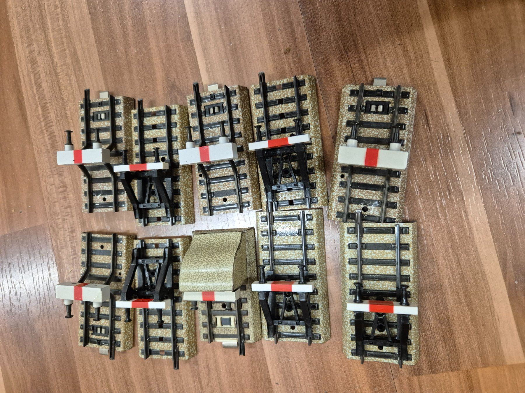 Märklin Modellini di ferrovie: Märklin Geleise mir Prellbock  5 Stk 5129 – Usato da Schwarzenburg venduto da Flamingo07