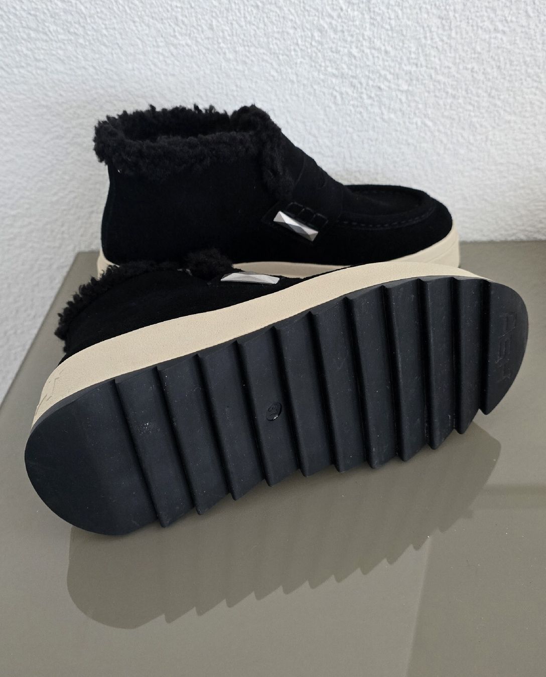 Ash Scarpe da donna: ASH Winterhalbschuh 37 schwarz Wildleder – Nuovo e nell'imballaggio originale da Untereggen venduto da cla_kb2w 3