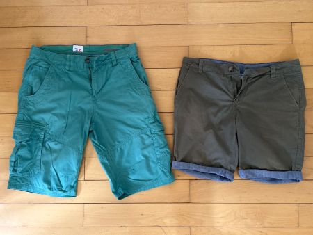 2 Chinohosen aus Baumwolle Gr. M-L