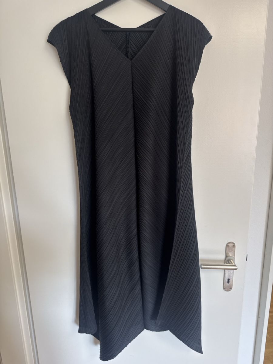 Issey Miyake Vestiti: Issey Miyake Pleats Please Kleid – Nuovo (secondo la descrizione) da Zürich venduto da zurichwest 1
