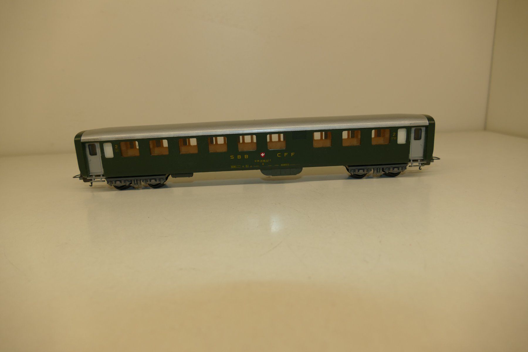 Lima Modellini di ferrovie: Lima H0: SBB 2.Kl. Personenwagen – Usato da Niederhasli venduto da Flash32
