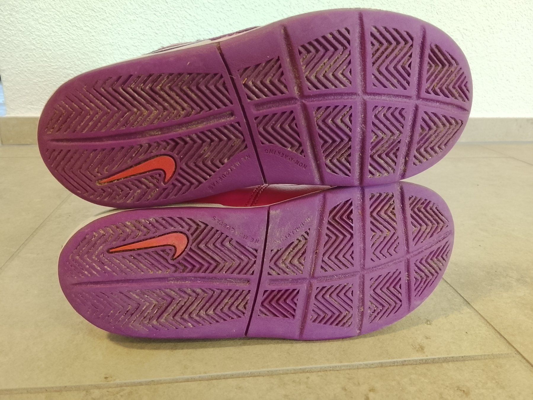 Nike Scarpe per ragazzi: Sneakers Nike Gr. 30 – Usato da St. Gallen venduto da Fluros 3