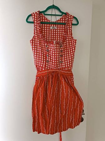 Almsach Dirndl rot Gr. 38-40