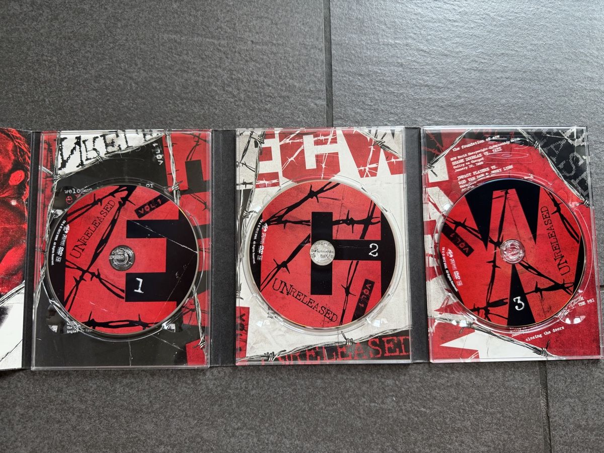 Alle DVDs: ECW Unreleased Vol 1 DVD 3-Disc Set – Gebraucht aus Zürich von cENS0R 3
