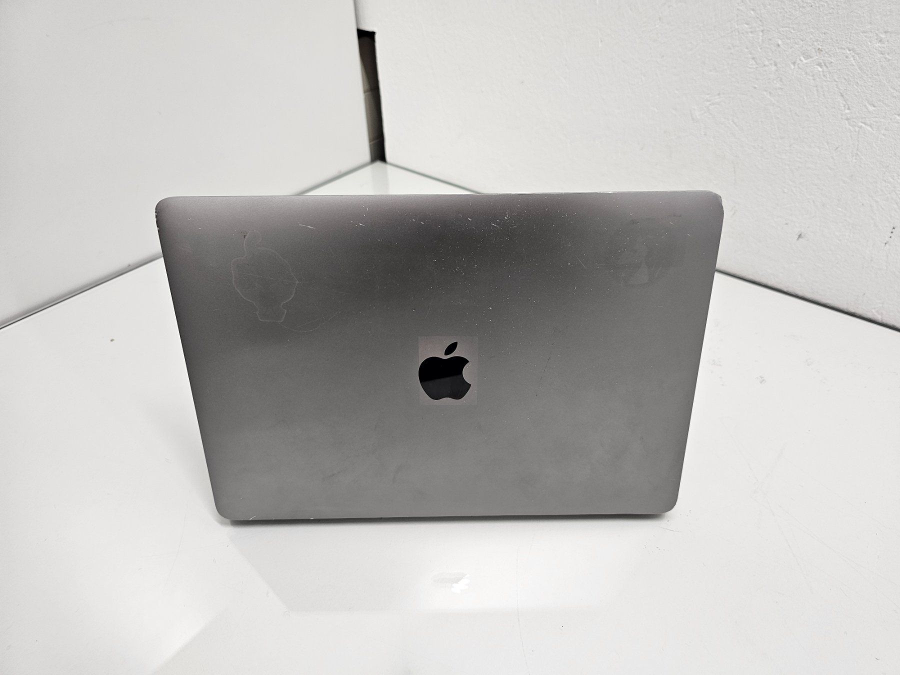 Apple Notebooks: Macbook Pro 2016 mit Defektem Bildschirm – Defekt aus Niederdorf von  3