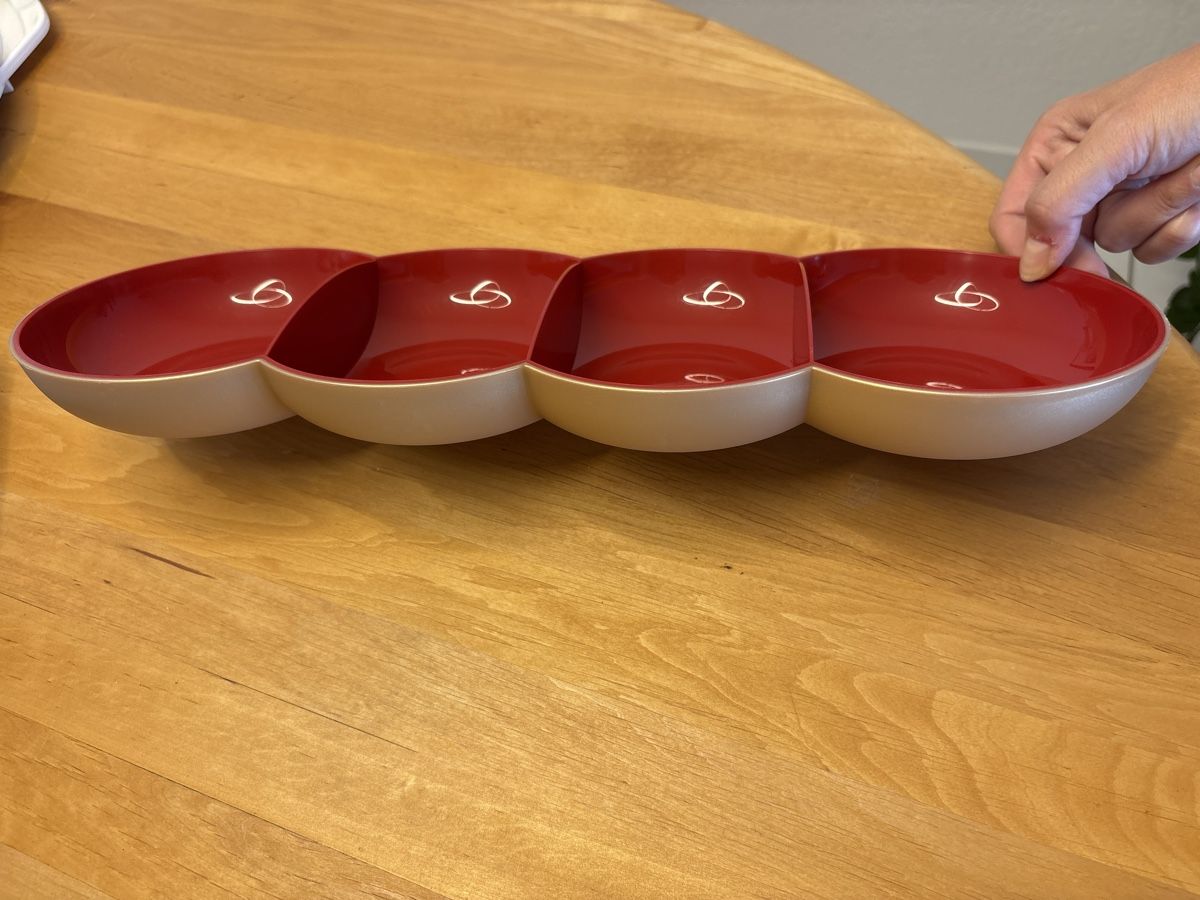 Tupperware Contenitori & Simili: Tupperware Servierperle Allegra rot gold  – Usato da Uetikon am See venduto da ansi2601 2