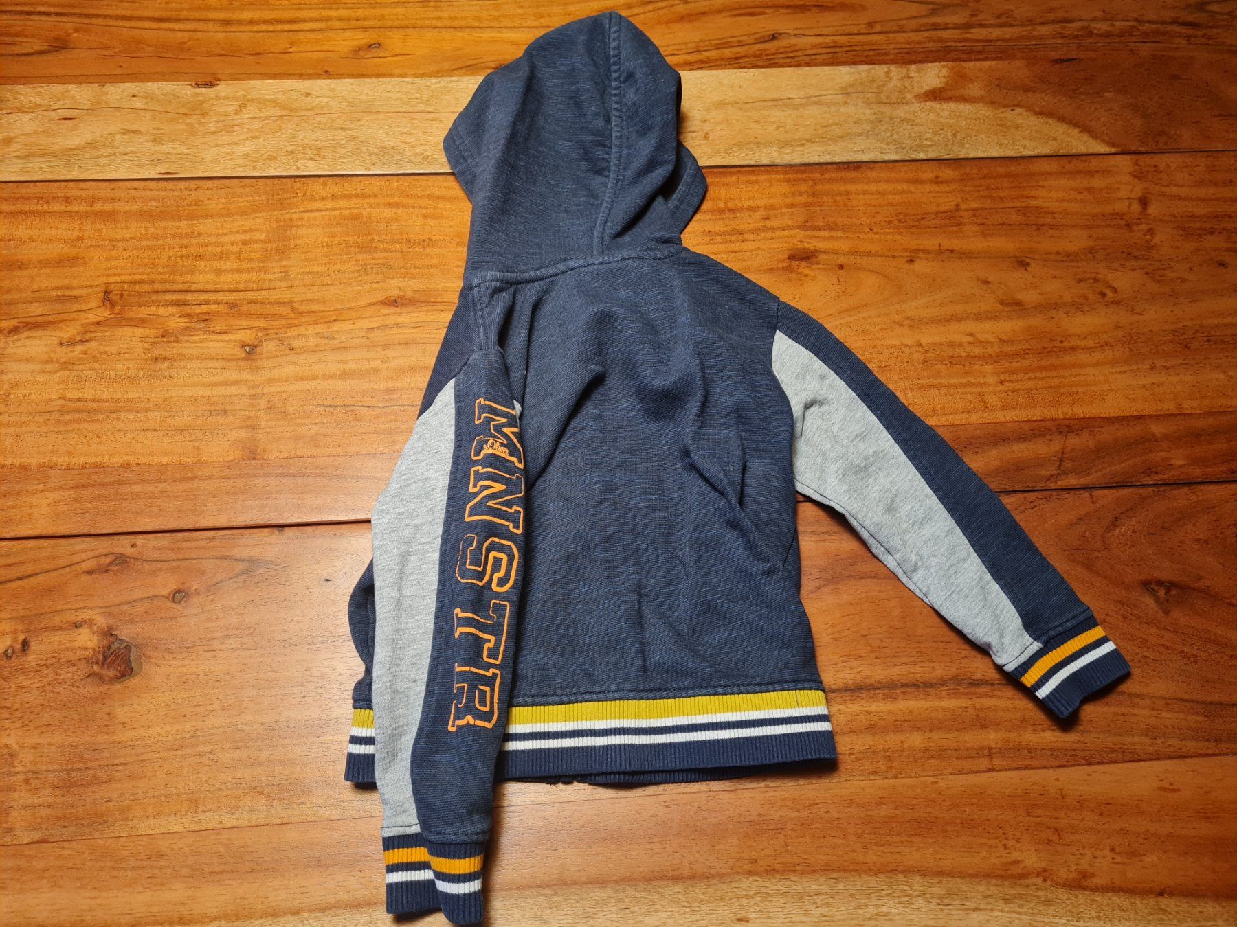 S.Oliver Maglioni & Felpe: Kinder Marken Pullover S.Oliver mit Reissverschluss gr.92/98 – Usato da Otelfingen venduto da Amors 3
