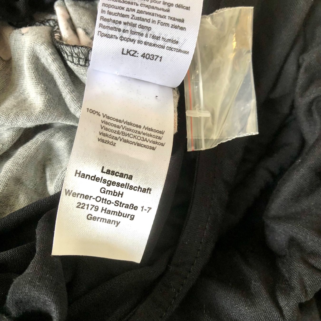 Lascana Tute: Lascana Jumpsuit mit Blumenmuster, Grösse 40 – Usato da Brienz BE venduto da Kokolea84 6