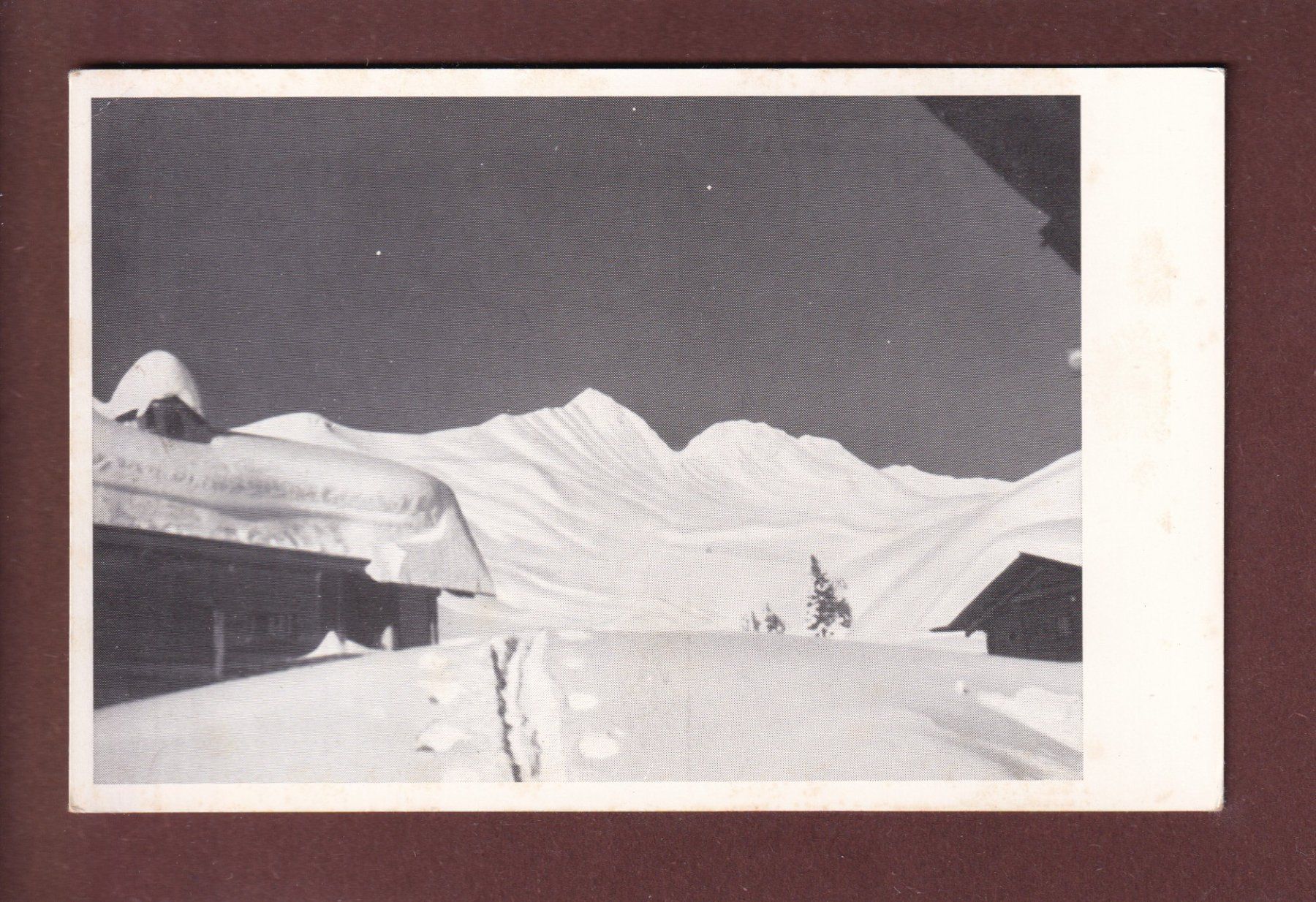 Cartoline postali: Bei Skihaus STAFELALP-DAVOS – Usato da Pully venduto da nicecards