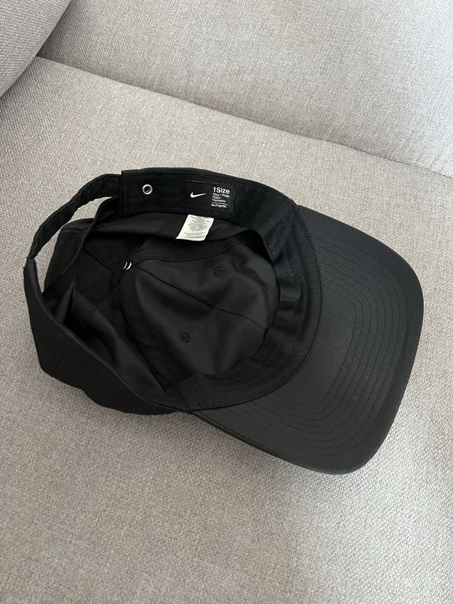 Nike Copricapi, berretti & cappellini: Casquette Nike noire – Usato da Vevey venduto da sec_vgj5 1
