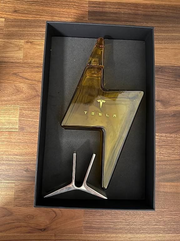 Tutte le decorazioni: Tesla Decanter with Original Box - 750 ml – Nuovo e nell'imballaggio originale da Roveredo GR venduto da sanoig