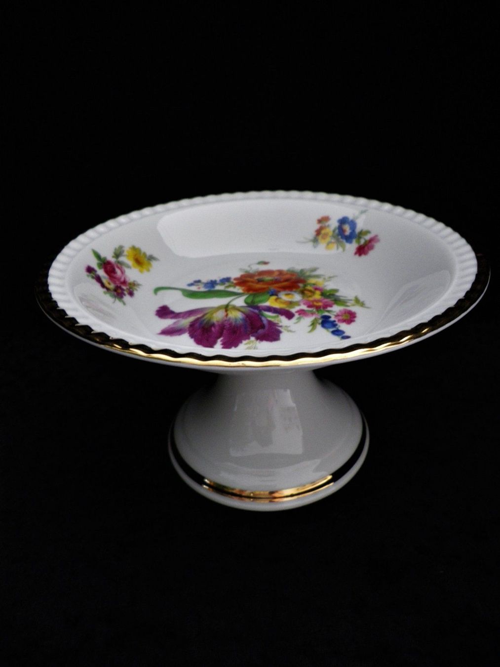 Piatti di portata: Fuss-Schale mit Blumendesign – Usato da Reinach BL venduto da Annodomini