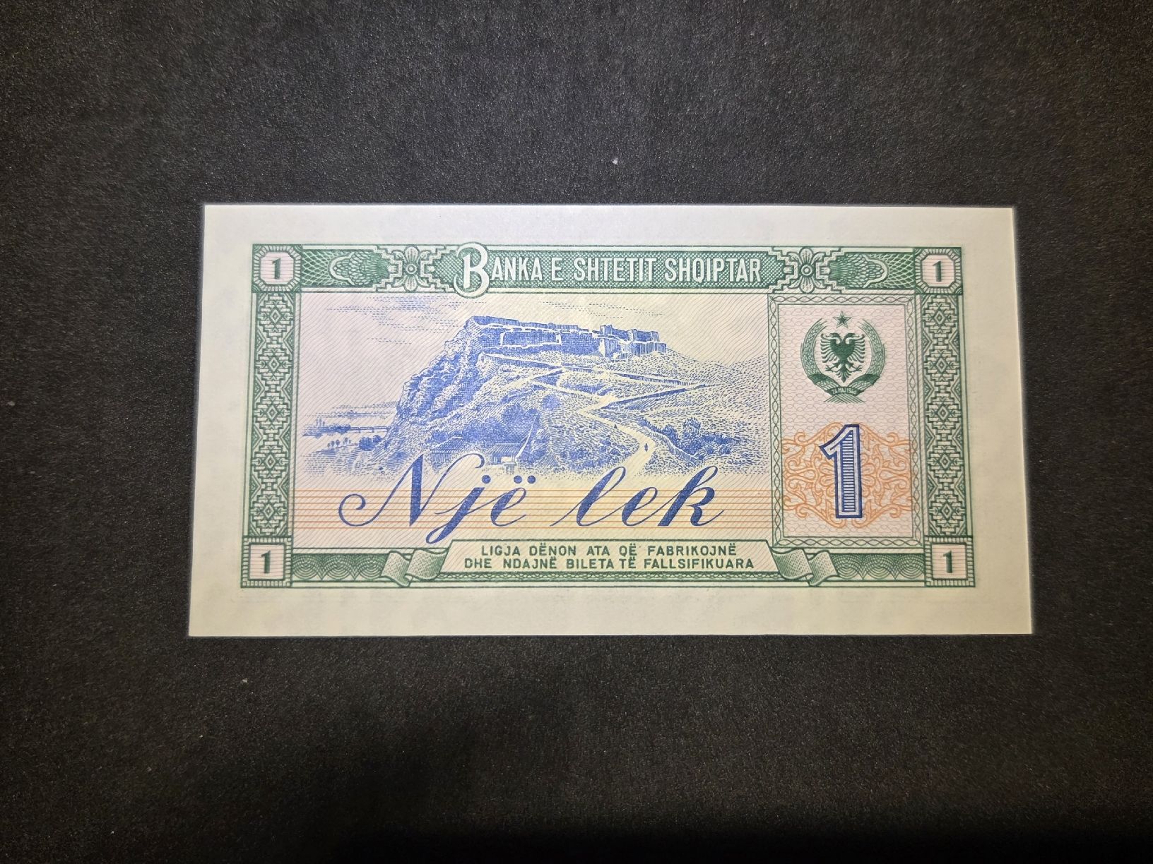 Billets de banque: 1 Lek - Albanien - 1976 – Neuf avec emballage d'origine à Geroldswil par Antica01 1