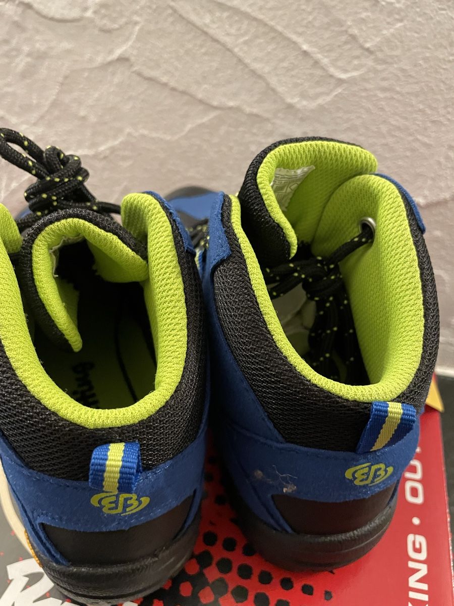 Chaussures garçon: Kinder Wandernschuhe neu 32 – Neuf avec emballage d'origine à Rueras par frausnow12 2
