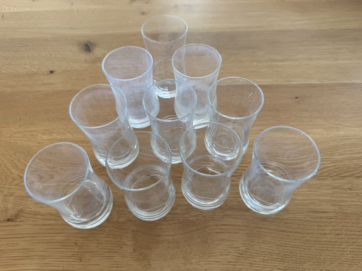 Bicchieri: 10er Set Gläser Schnapsglas / Weinglas – Usato da Winkel venduto da Schorley