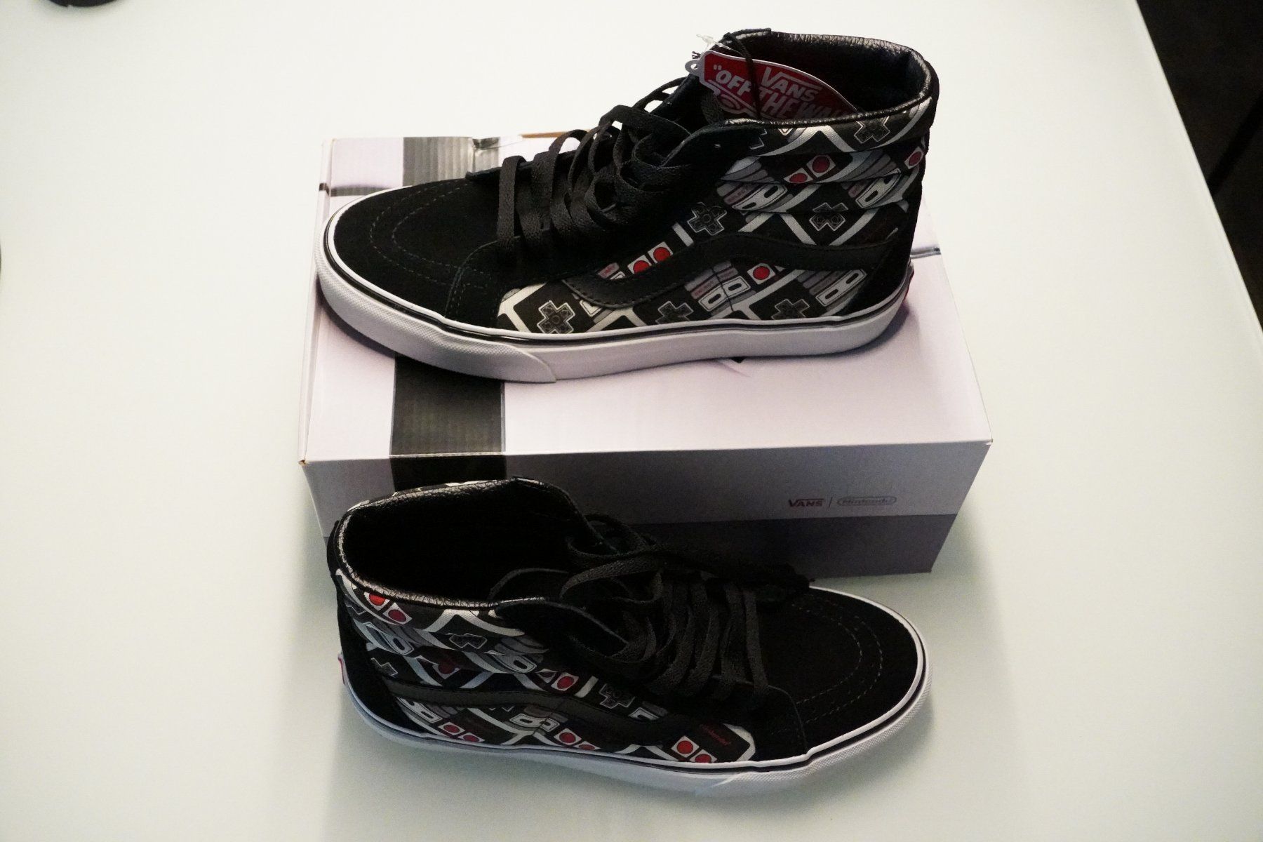 Vans Scarpe da uomo: Vans x Nintendo Sk8 Hi Reissue NES Controller Game Over – Nuovo (secondo la descrizione) da Oberwil b. Büren venduto da lelicorne 1