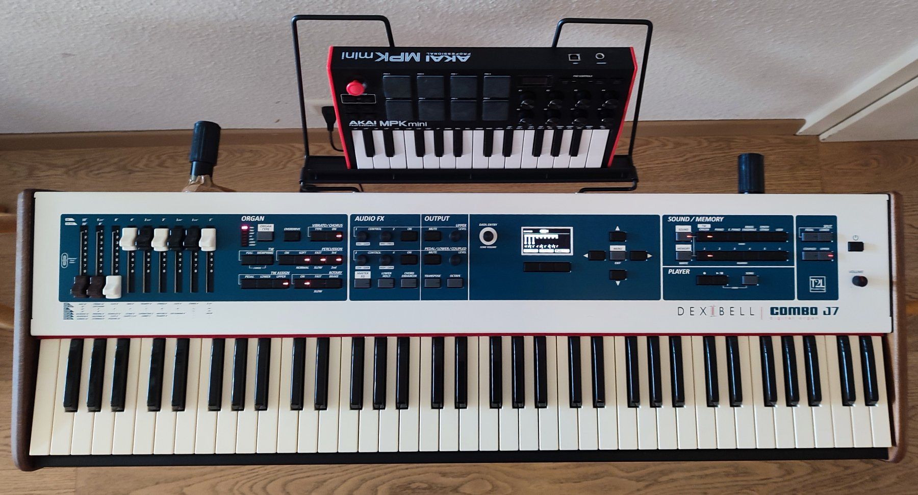 Strumenti musicali: Dexibel Combo J7 + AKAI MPK mini MK3 – Nuovo (secondo la descrizione) da Confignon venduto da nar_9q26
