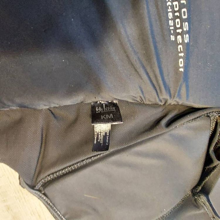 Protections: Kinderreitweste ca 115-130 cm Körpergrössr – D'occasion à Grossaffoltern par Huschu01 1